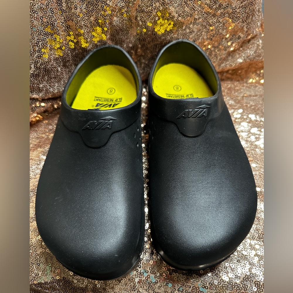 Aviation Women’s slip resistant clogs
